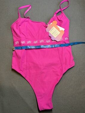 NWT Yitty Spotlight Shaping Demi Cup Bodysuit – Fuchsia Pink ☁️ Small